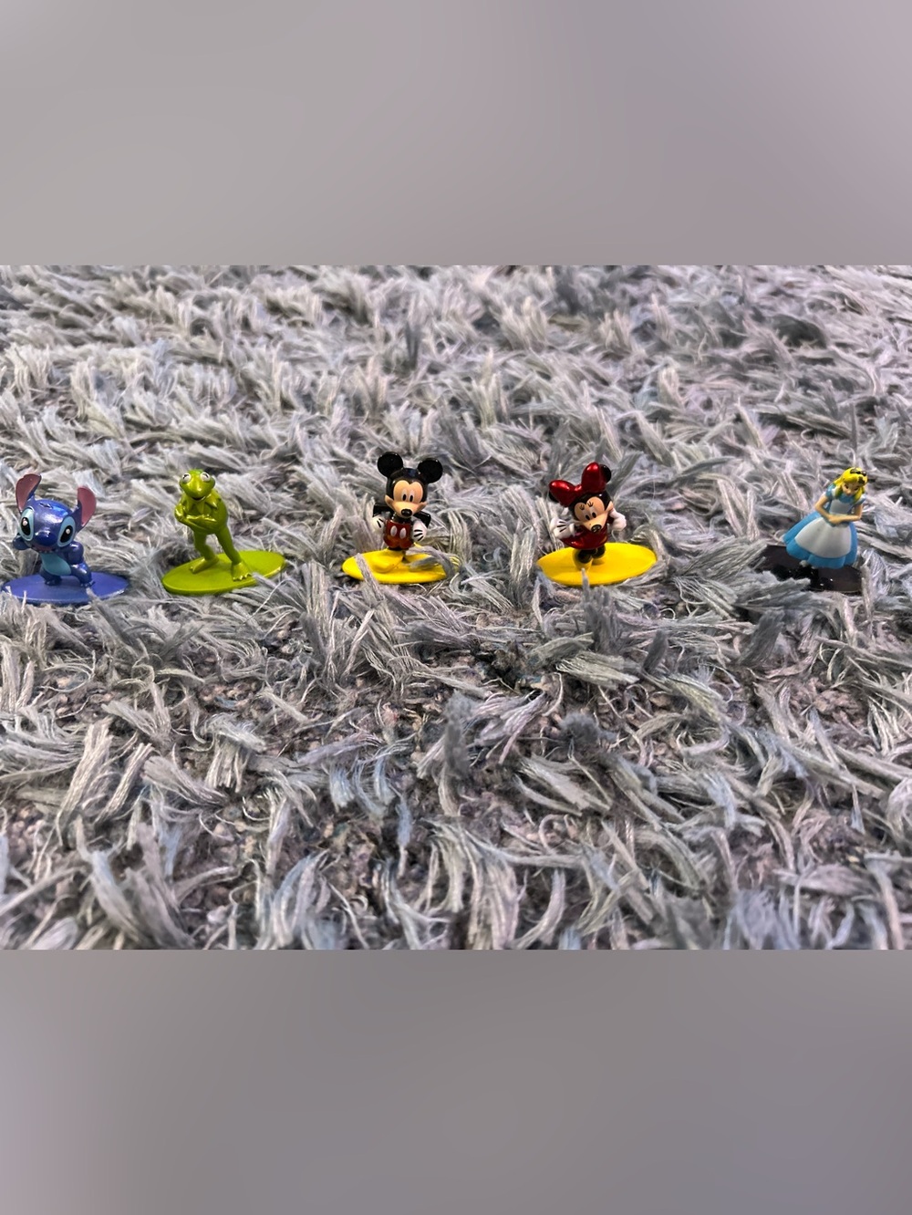Disney Cast Iron Painted Mini Characters: Mickey,
Minnie,Stitch,Kermit,Alice